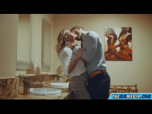 ❤️ Кад те прсата плавуша заведе у јавном тоалету Квалитет порно код нас ﹏
